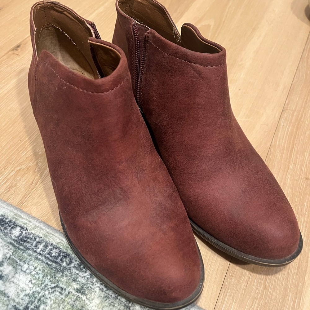 Lucky Brand Women's Burgundy Ankle Boots